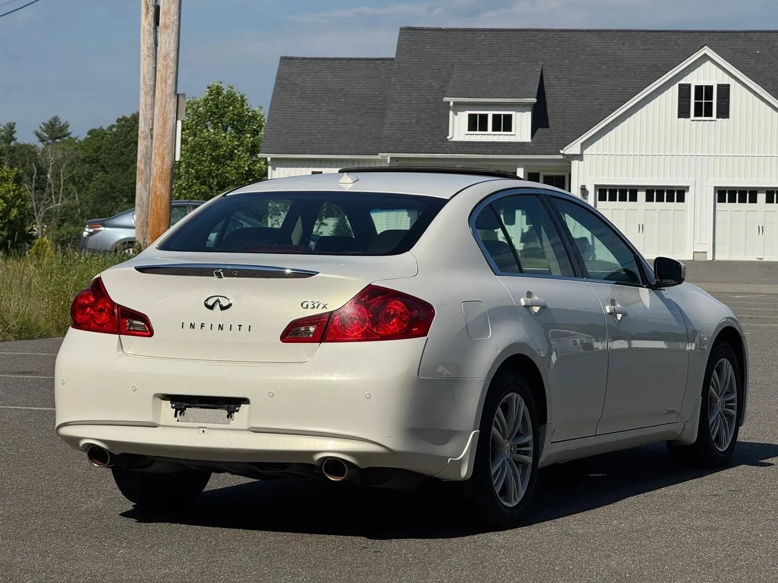 Used 2010 INFINITI G37 x Sedan w/ Premium Pkg AWD/4WD image 6