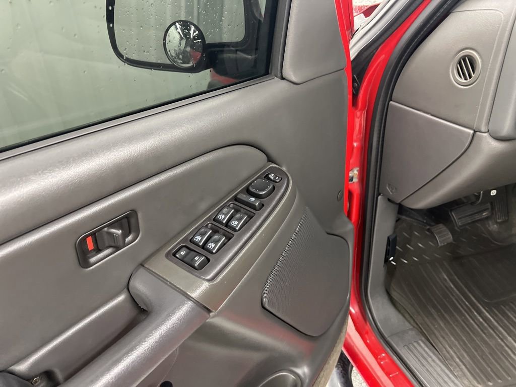 Used 2005 Chevrolet Silverado 1500 w/ Light Duty Power Package image 17
