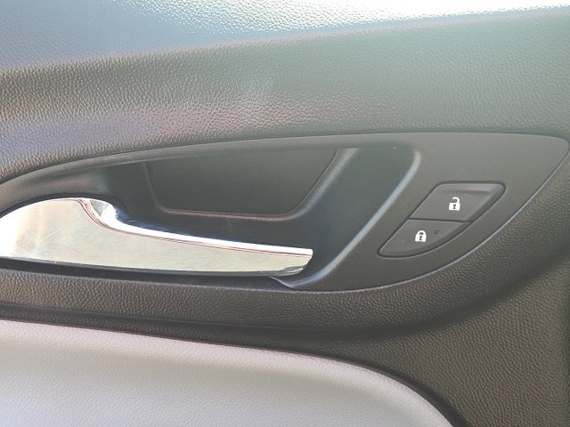 Used 2021 Chevrolet Equinox LS w/ LS Convenience Package FWD image 21
