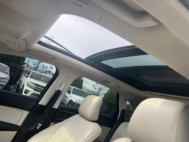 Used 2020 Ford Edge Titanium w/ Class II Trailer Tow Package AWD/4WD image 14