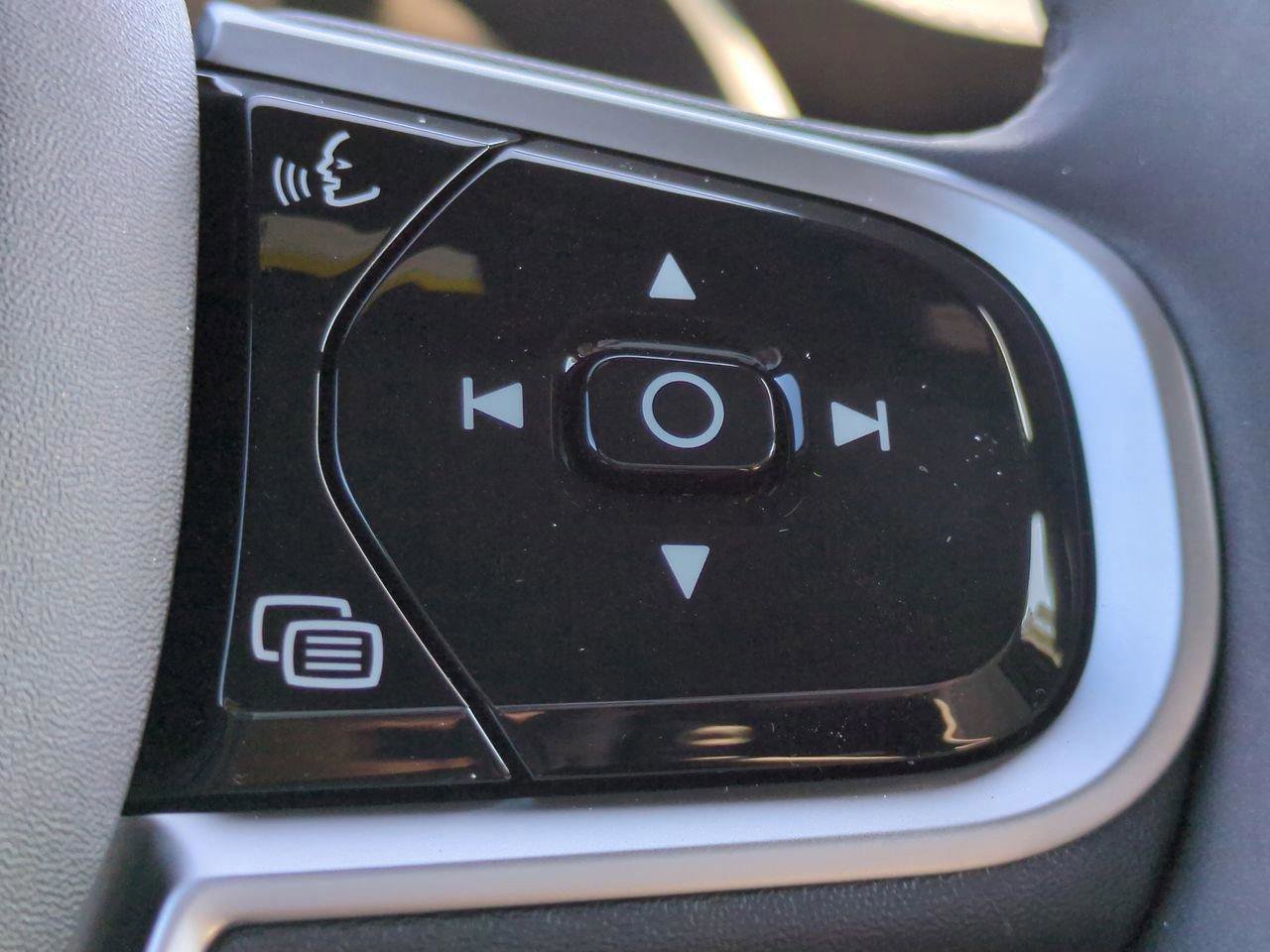 New 2026 Volvo XC90 B6 Plus image 14