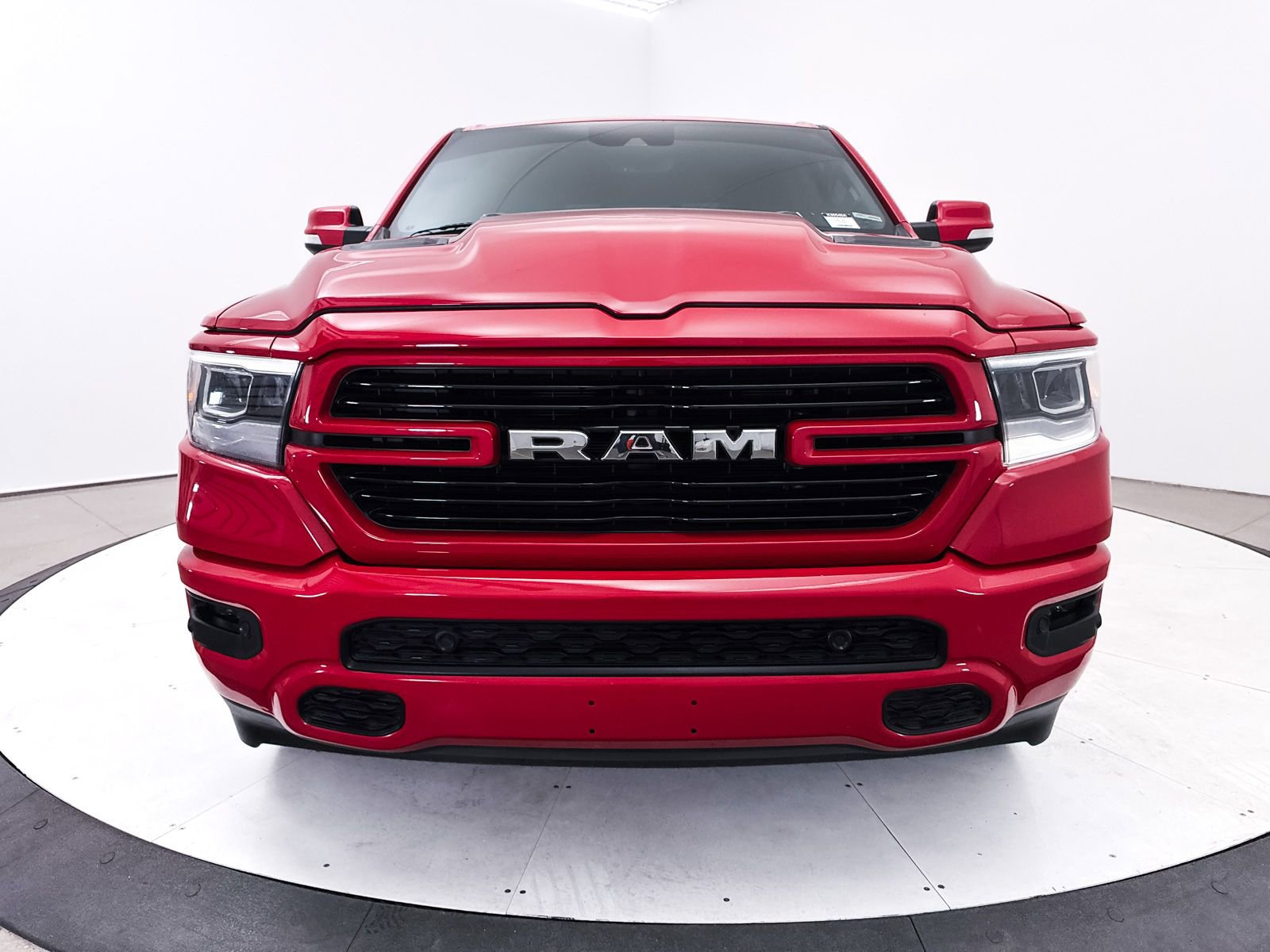 Used 2022 RAM 1500 Laramie w/ Sport Appearance Package image 10