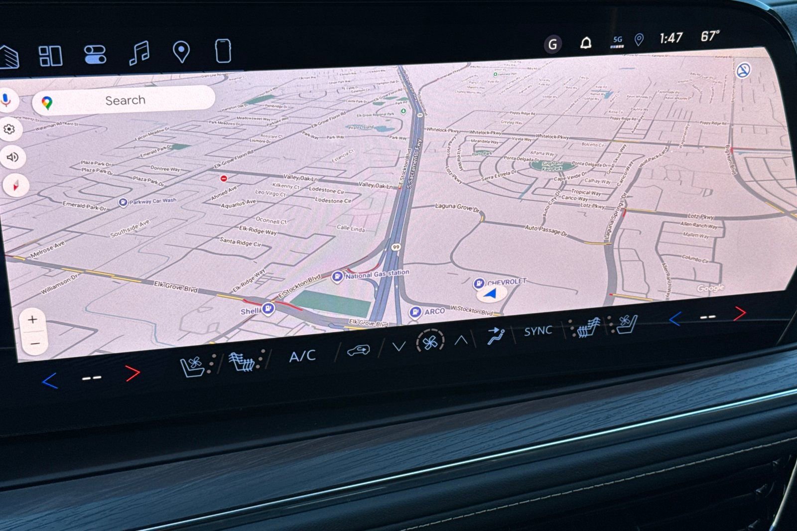 New 2026 Chevrolet Suburban Premier image 19