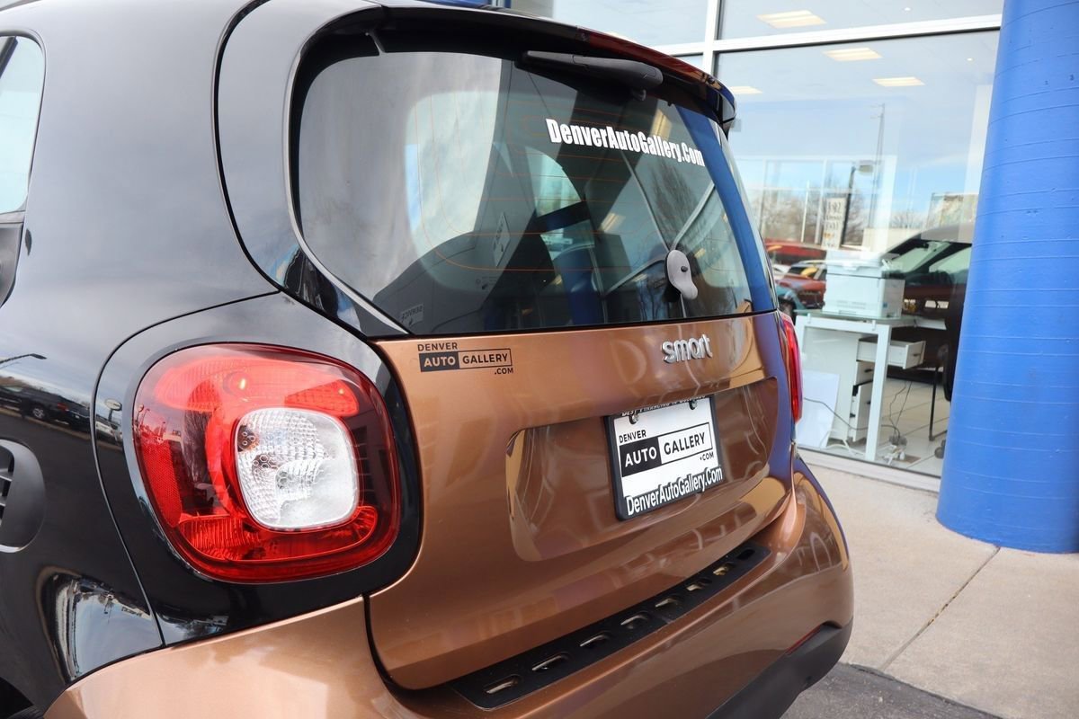 Used 2016 smart fortwo passion image 19