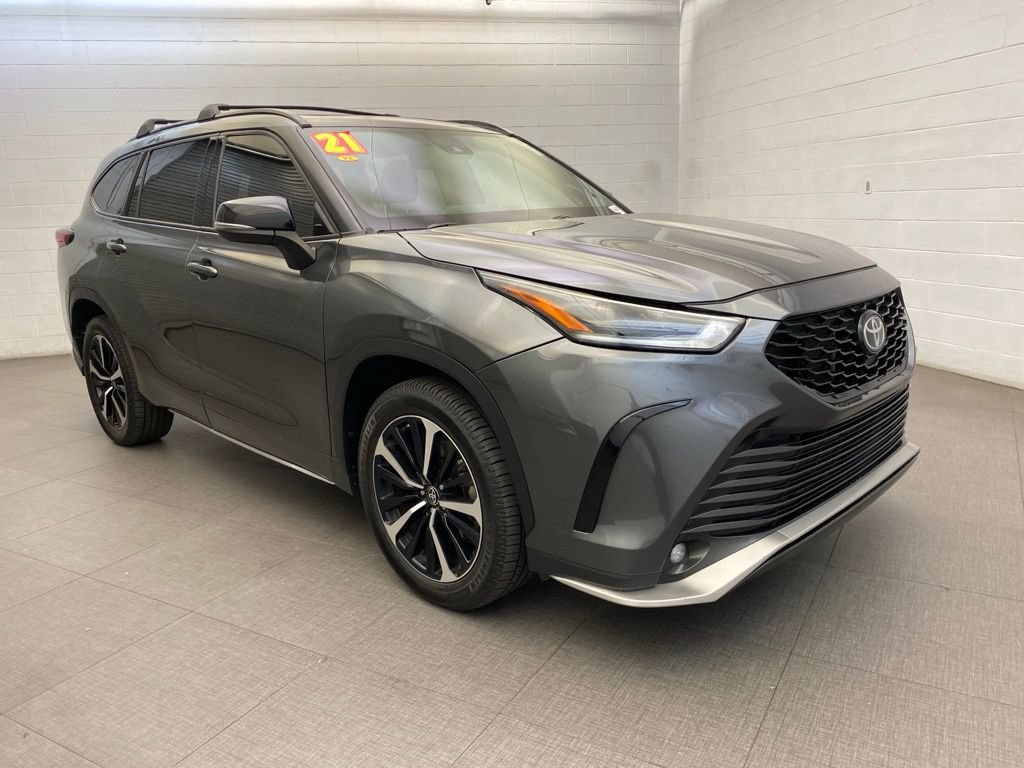 Used 2021 Toyota Highlander XSE AWD/4WD image 5