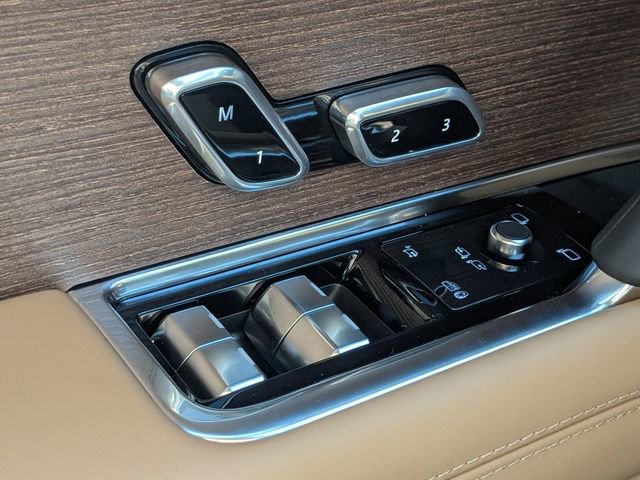 New 2026 Land Rover Range Rover Long Wheelbase SE image 21