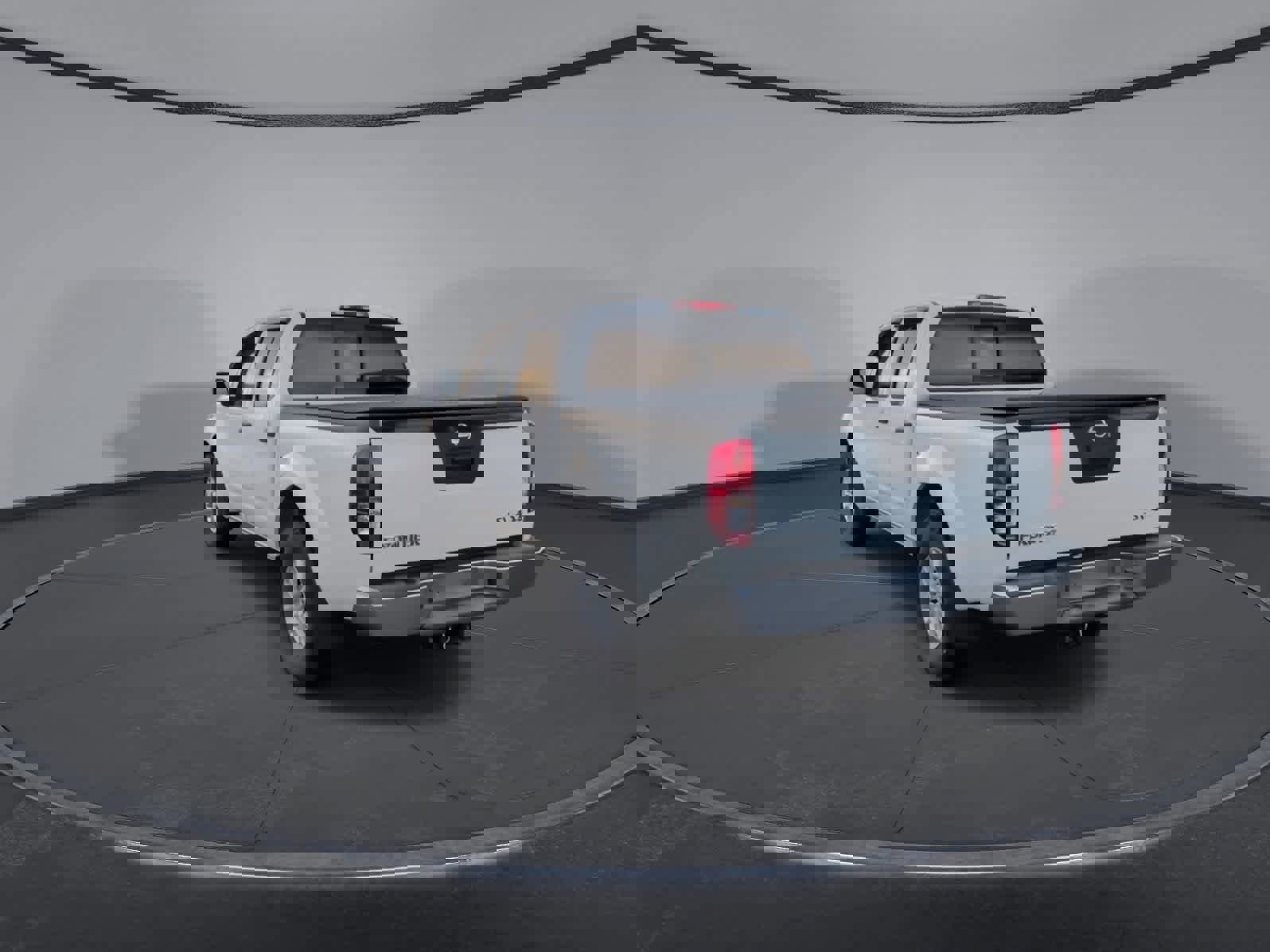 Used 2018 Nissan Frontier SV image 7