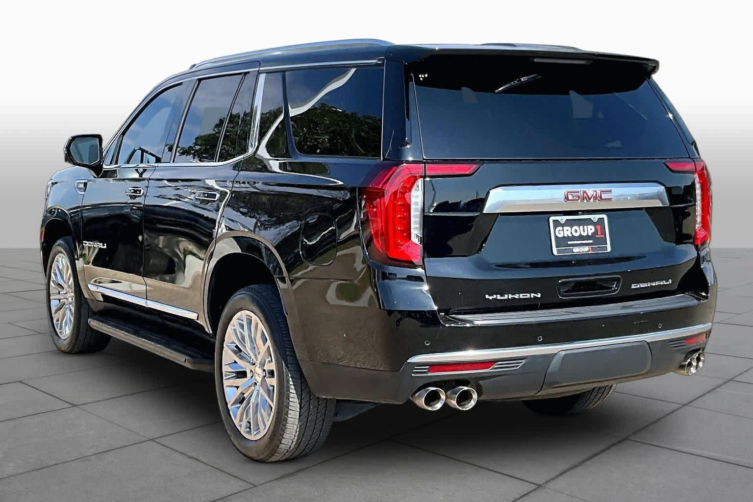 Used 2024 GMC Yukon Denali w/ Advanced Technology Package AWD/4WD image 12