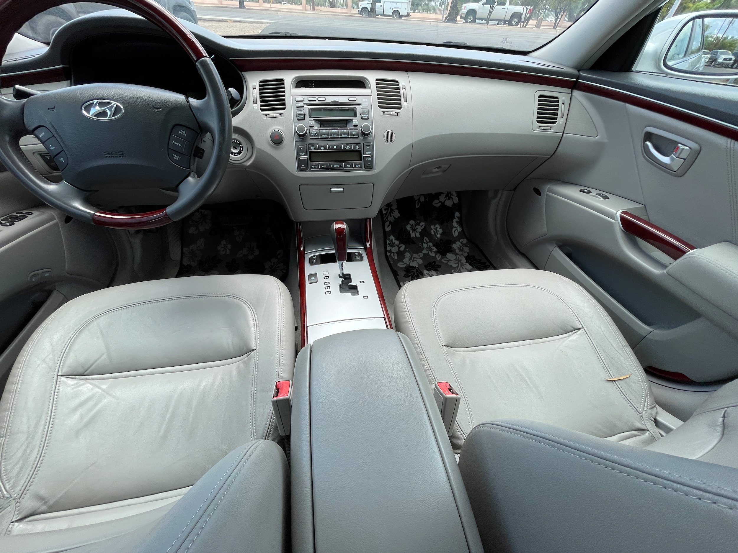 Used 2006 Hyundai Azera Limited FWD image 18