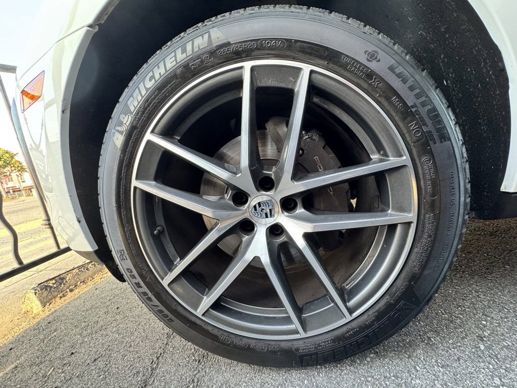 Used 2023 Porsche Macan image 13