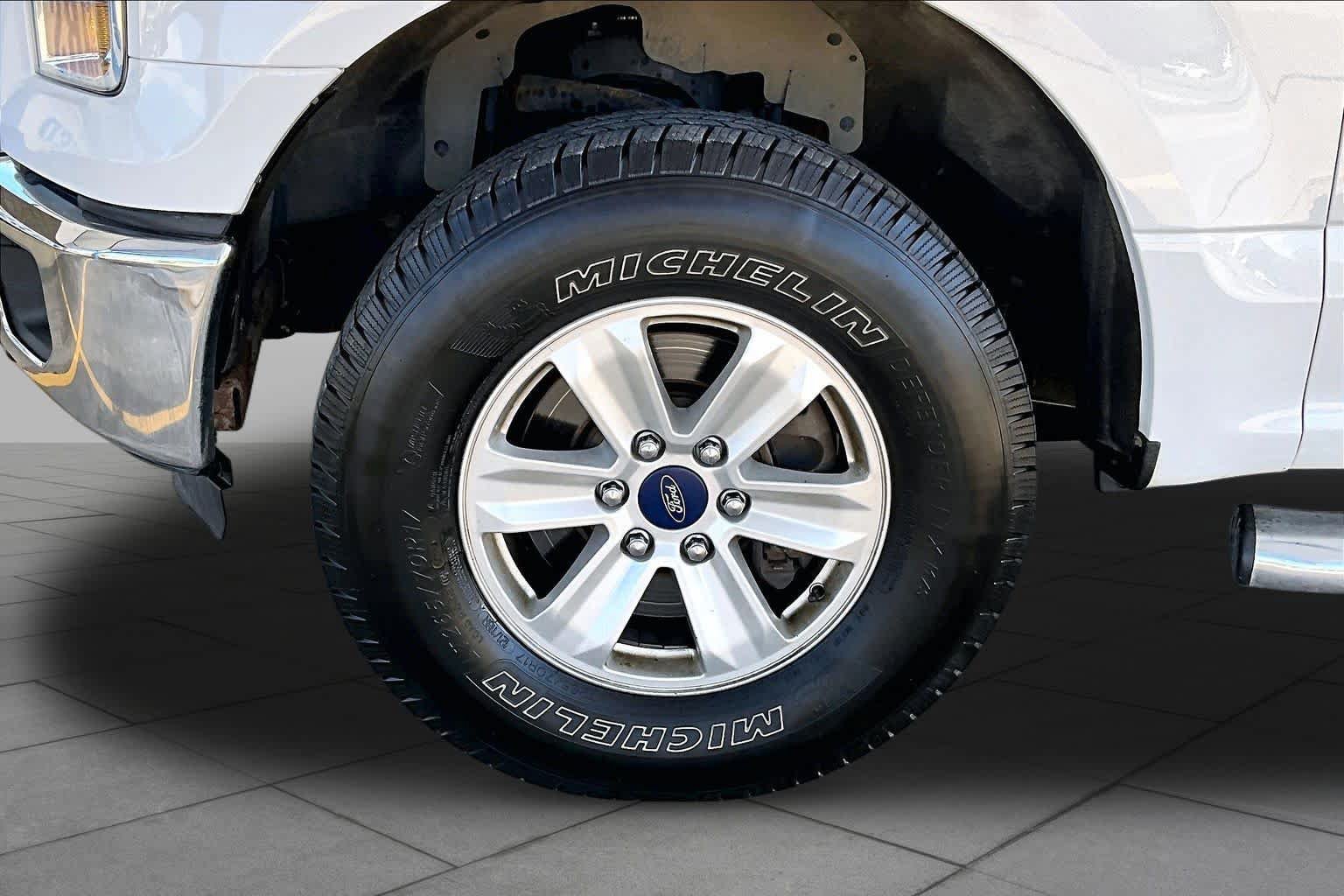 Used 2016 Ford F150 XLT AWD/4WD image 11
