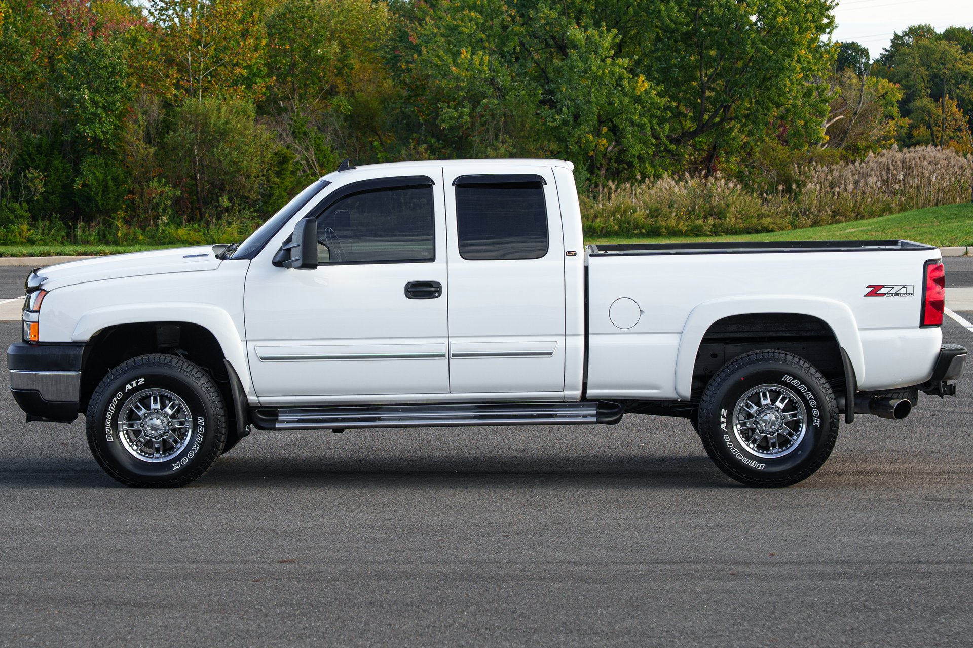 Used 2006 Chevrolet Silverado 2500 LT w/ Heavy-Duty Power Package AWD/4WD image 11