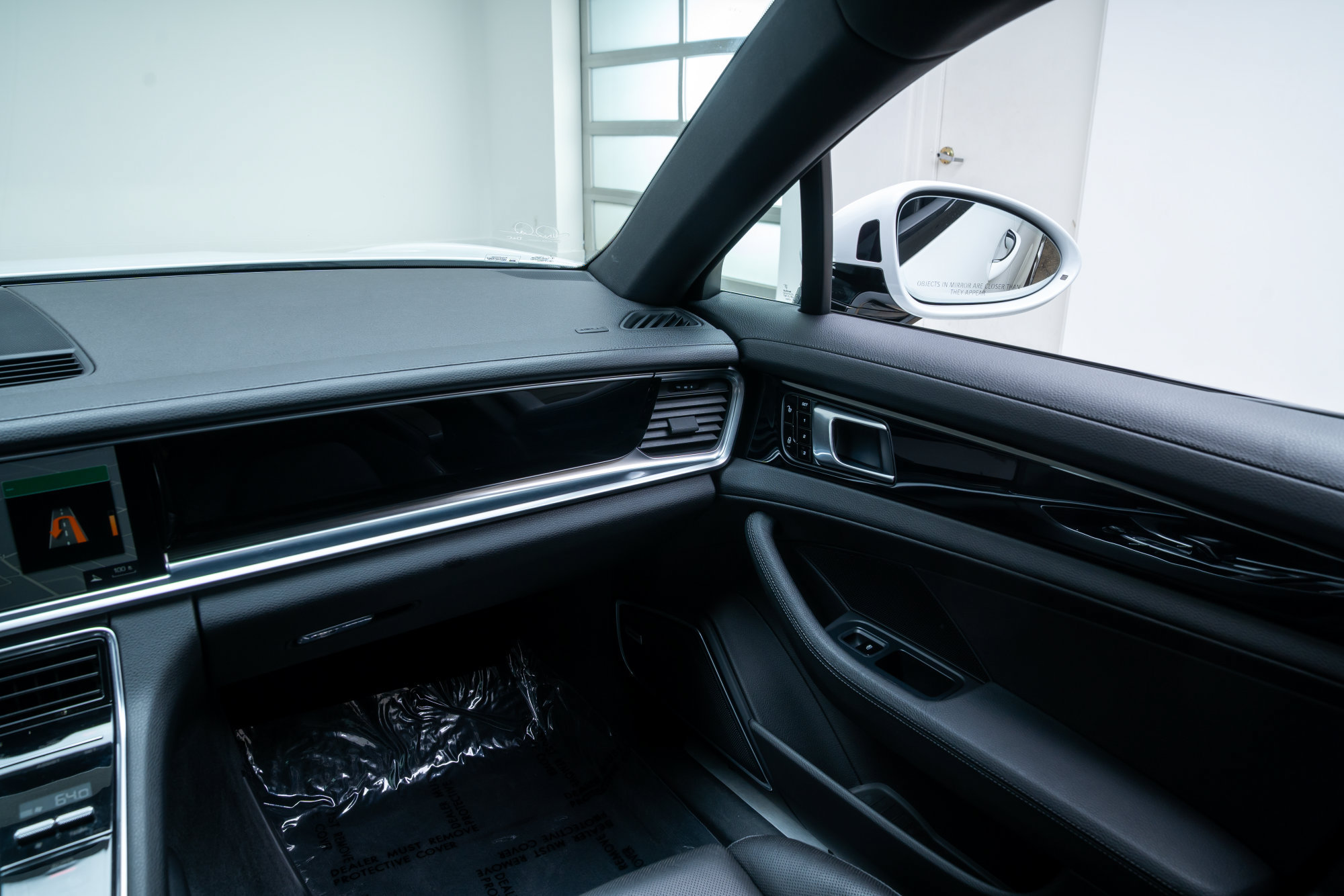Used 2018 Porsche Panamera 4 AWD/4WD image 11