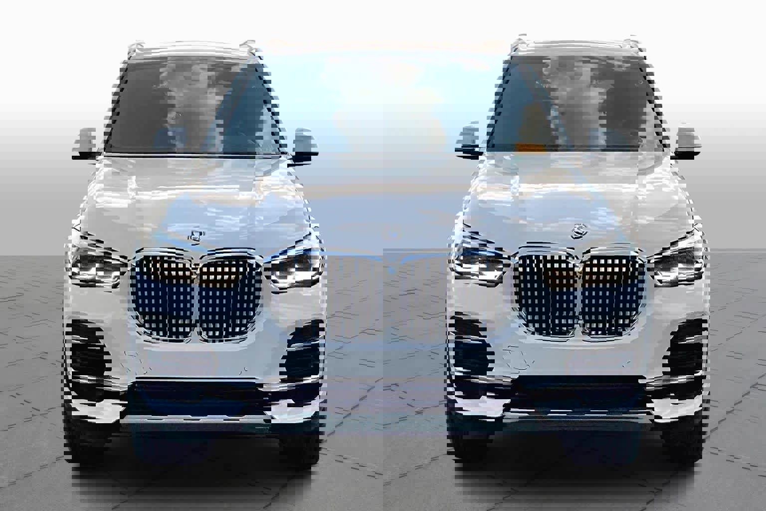 Certified 2023 BMW X5 xDrive45e w/ Climate Comfort Package image 3