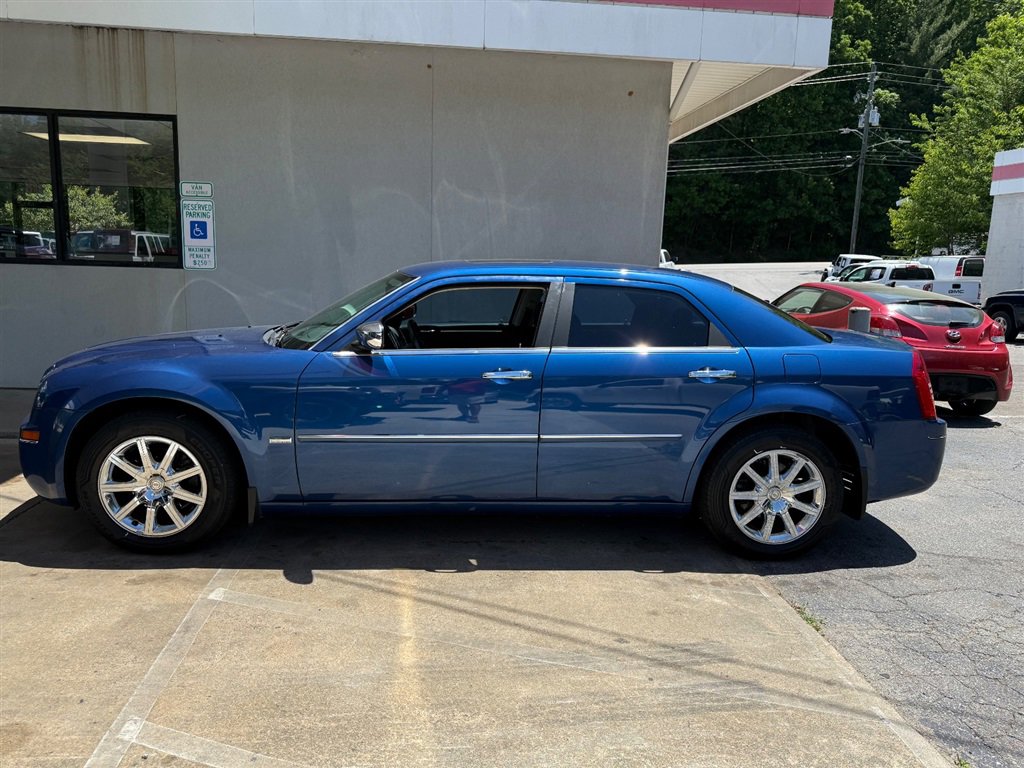 Used 2010 Chrysler 300 Touring RWD image 13