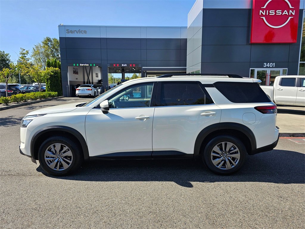 Certified 2024 Nissan Pathfinder SV image 8