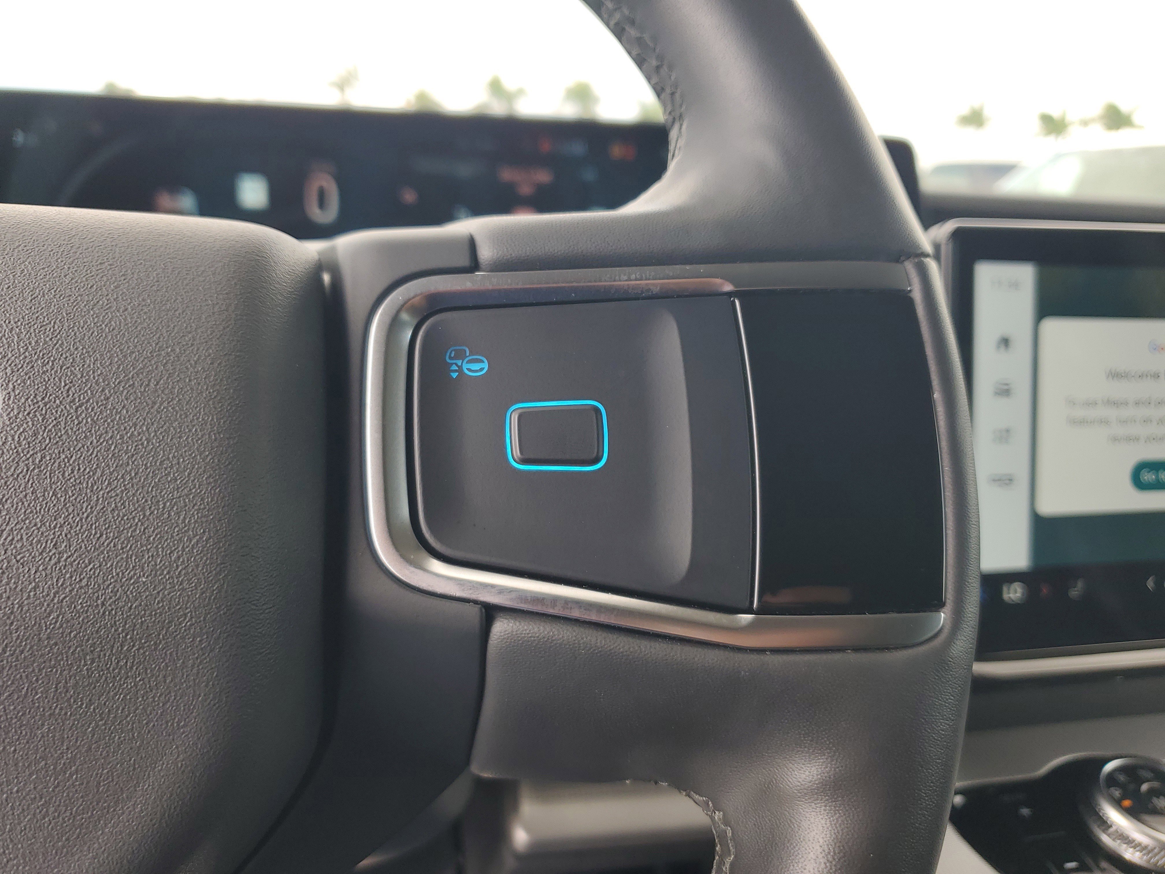 Used 2025 Ford Expedition Active image 24