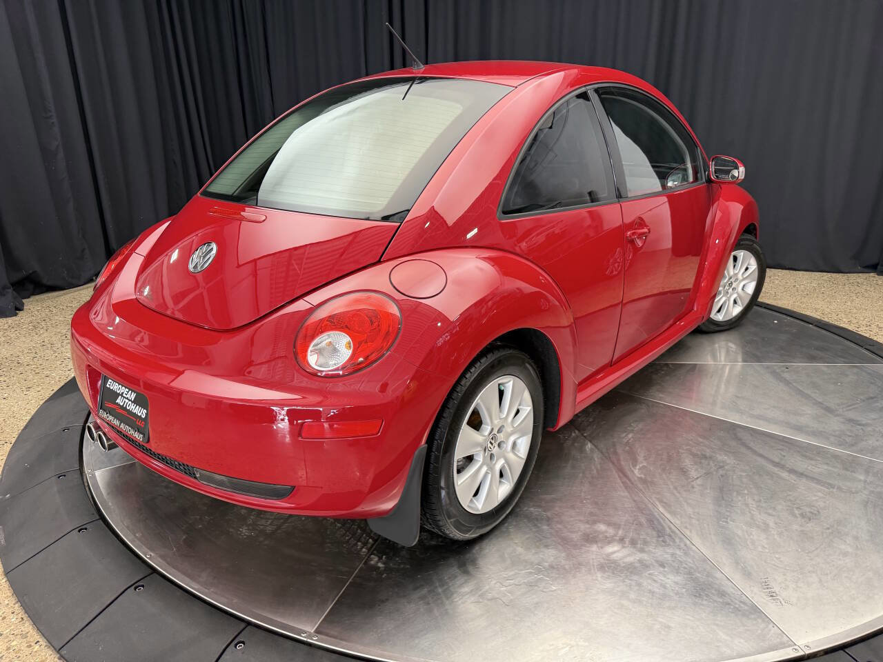 Used 2008 Volkswagen Beetle S FWD image 10