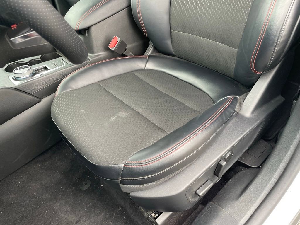 Used 2025 Ford Escape ST-Line FWD image 24