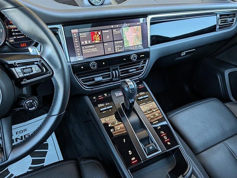 Used 2023 Porsche Macan Turbo AWD/4WD image 23