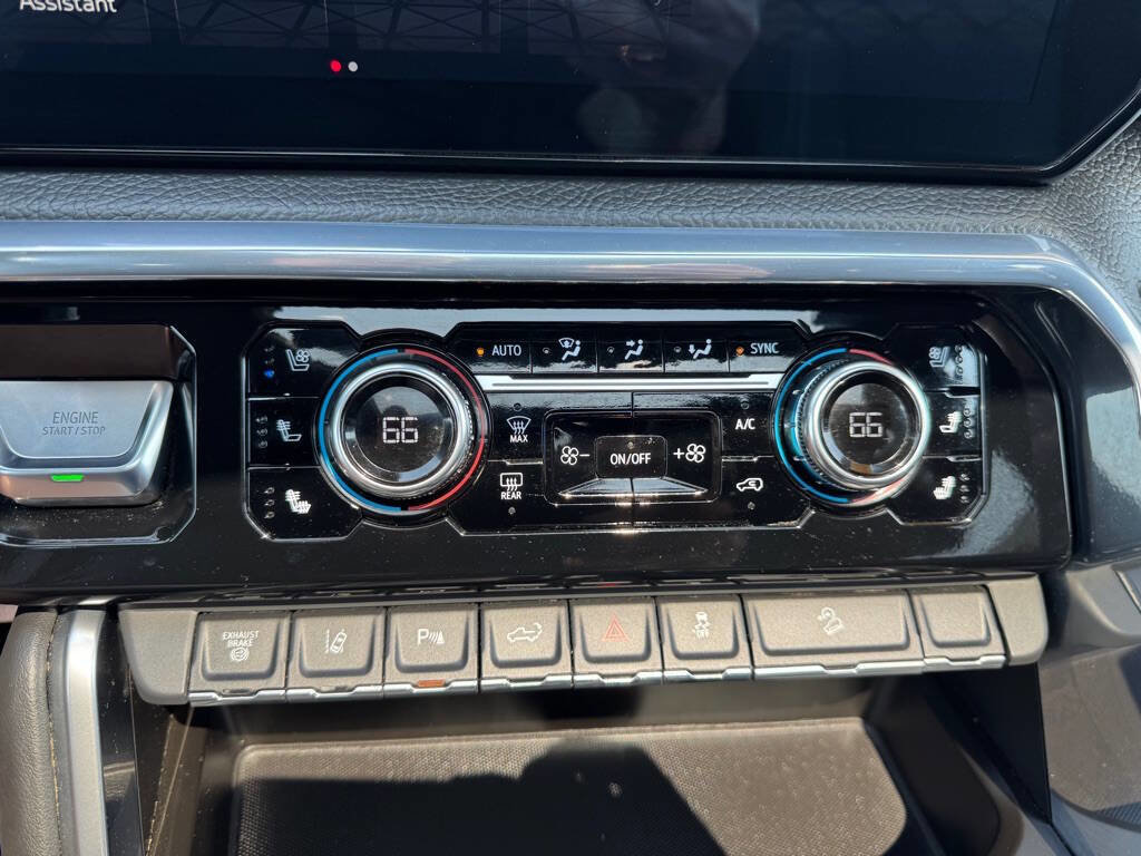 Used 2024 GMC Sierra 2500 Denali w/ Denali Reserve Package image 31