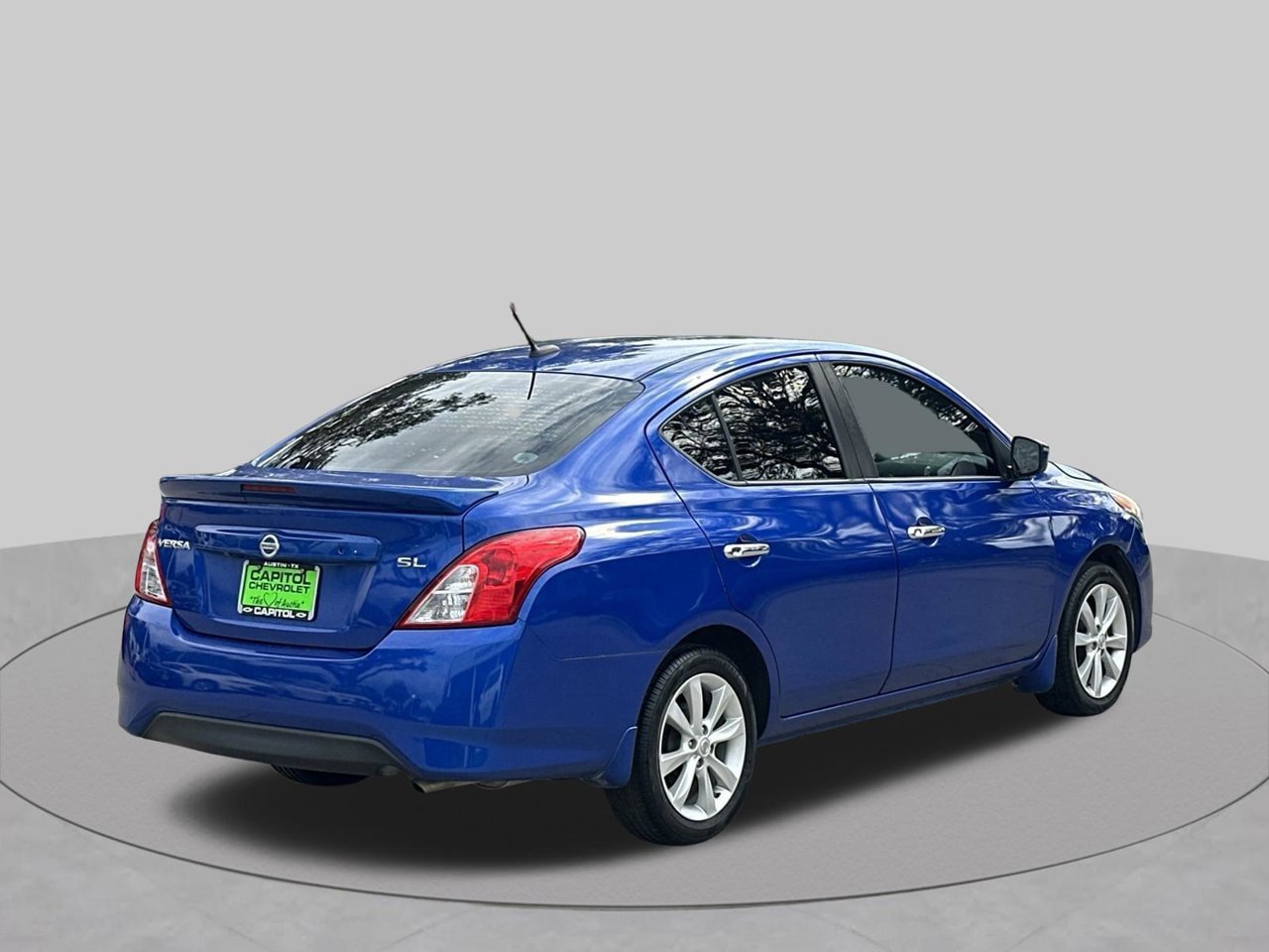 Used 2016 Nissan Versa FWD image 5