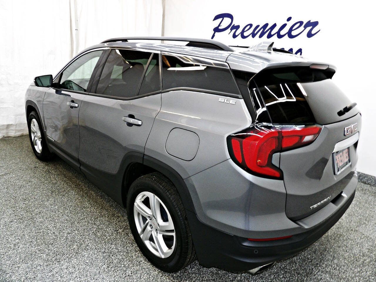 Used 2018 GMC Terrain SLE w/ Driver Convenience Package AWD/4WD image 4