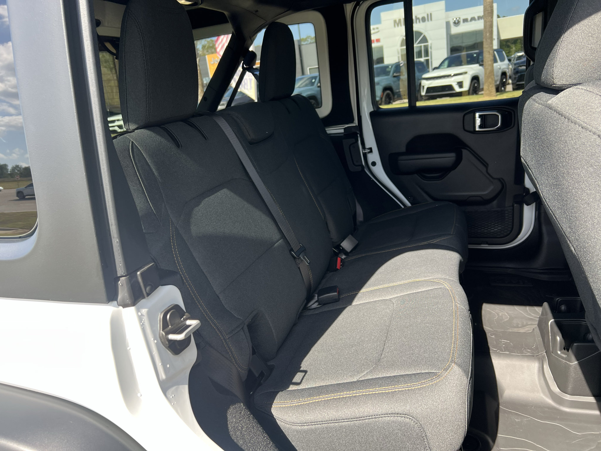 Used 2025 Jeep Wrangler Unlimited Sport AWD/4WD image 12