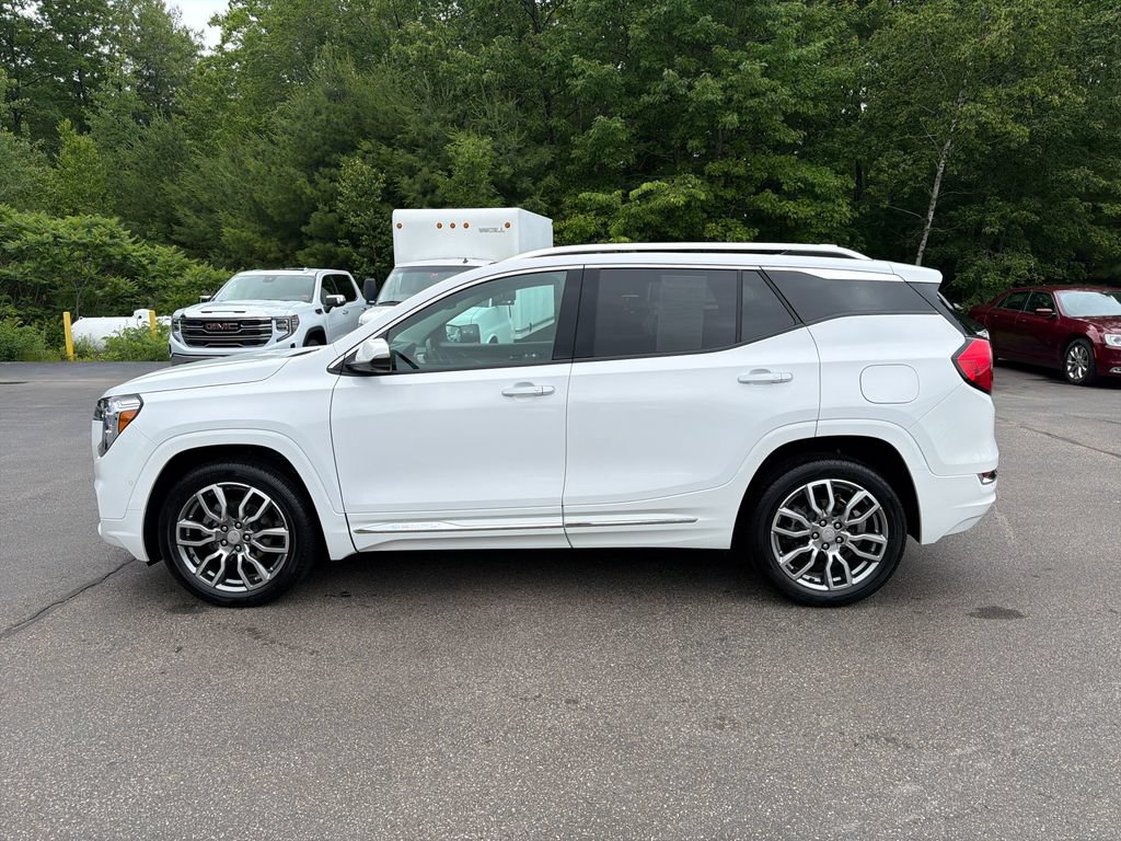 Certified 2024 GMC Terrain Denali w/ Denali Premium Package AWD/4WD image 2