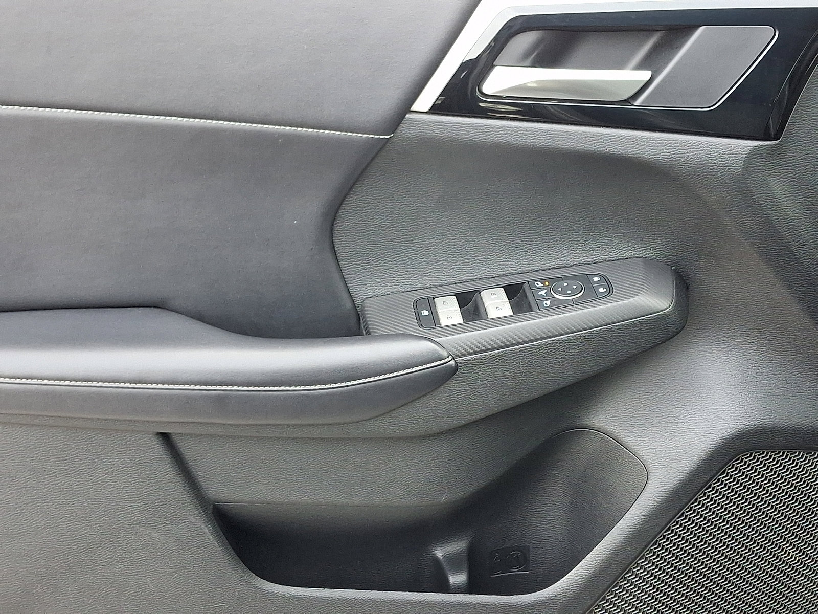 Used 2023 Mitsubishi Outlander SE image 12