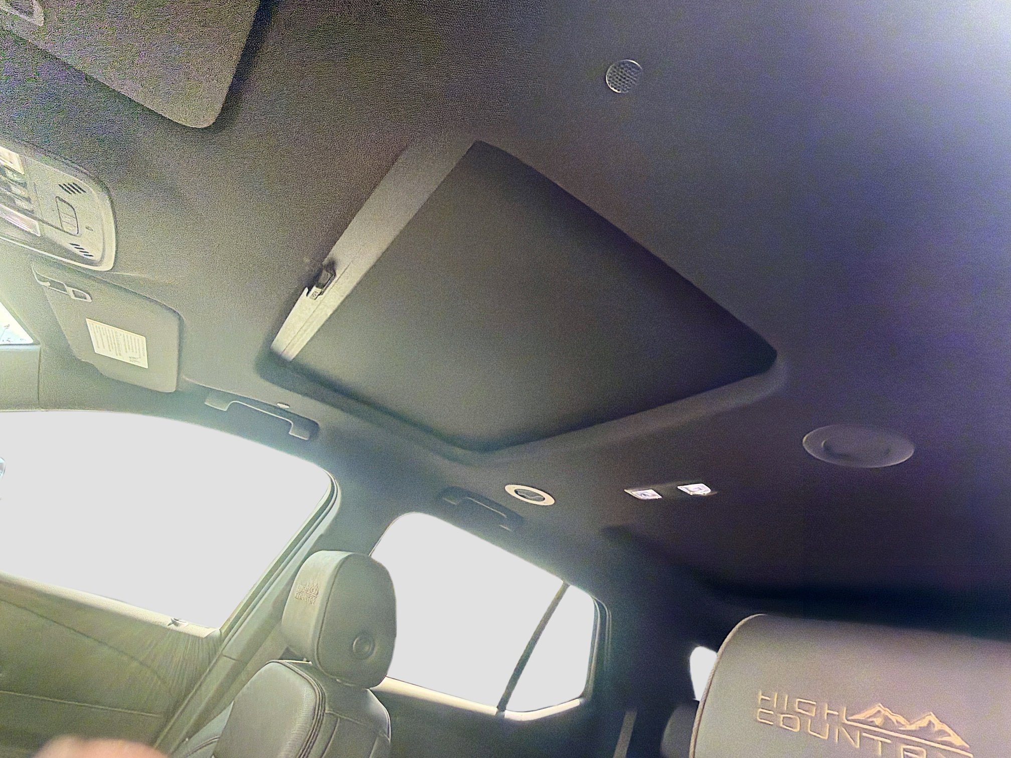 Used 2023 Chevrolet Traverse High Country image 30