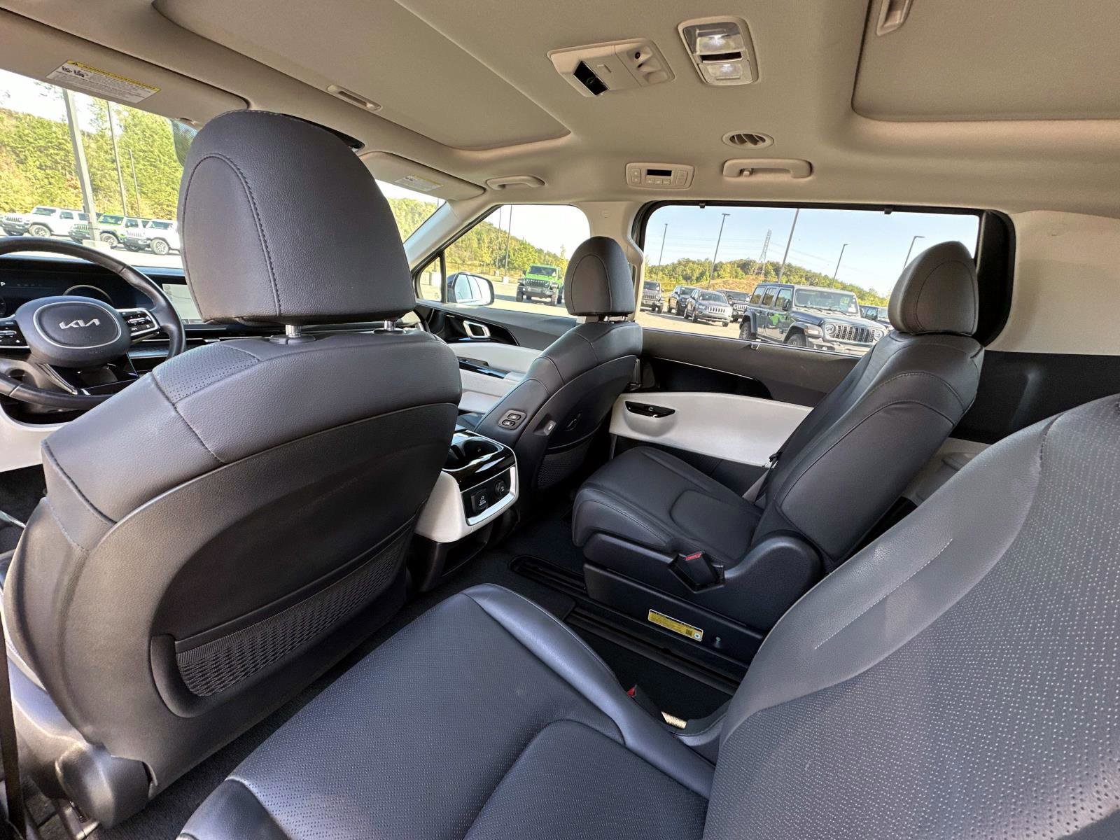 Used 2024 Kia Carnival SX Prestige image 20