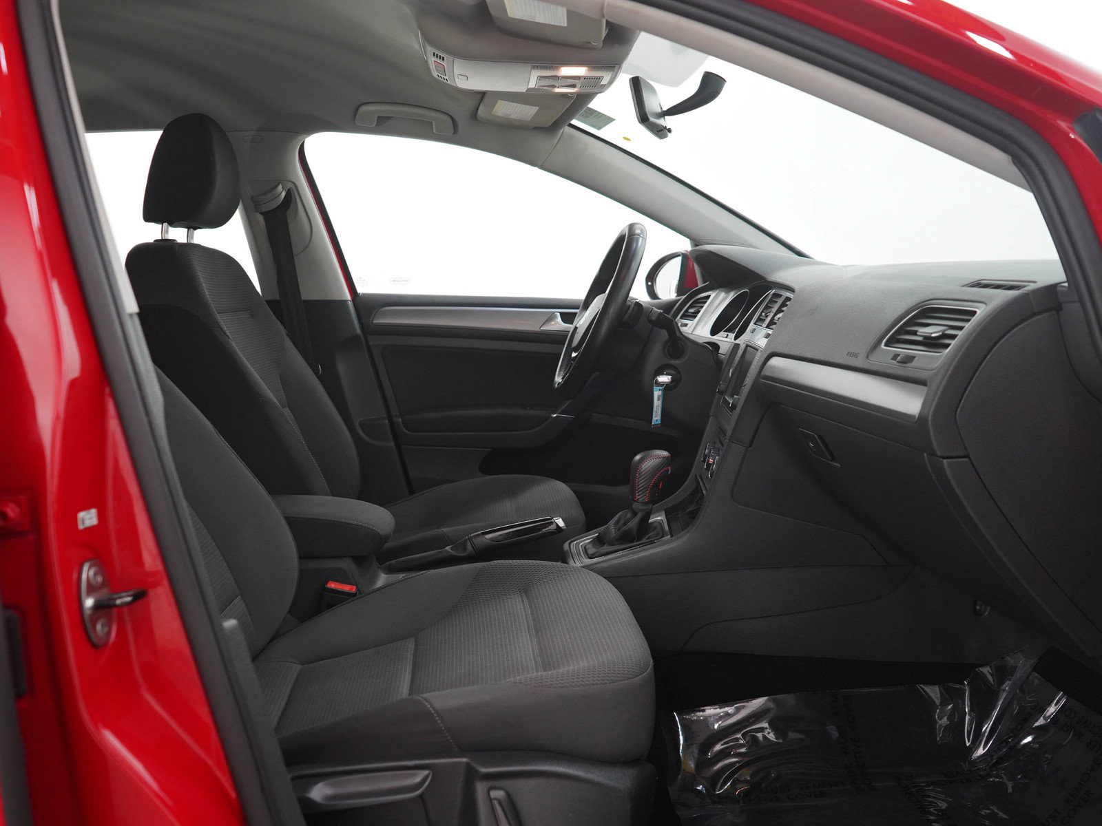 Used 2016 Volkswagen Golf S FWD image 12