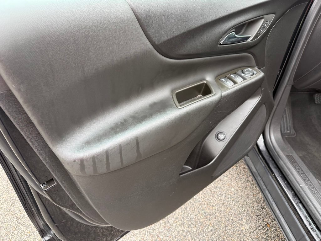 Used 2023 Chevrolet Equinox LT AWD/4WD image 13