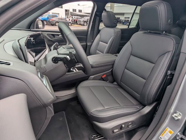 New 2026 Chevrolet Traverse LT w/ Sun and Wheel Package FWD image 4
