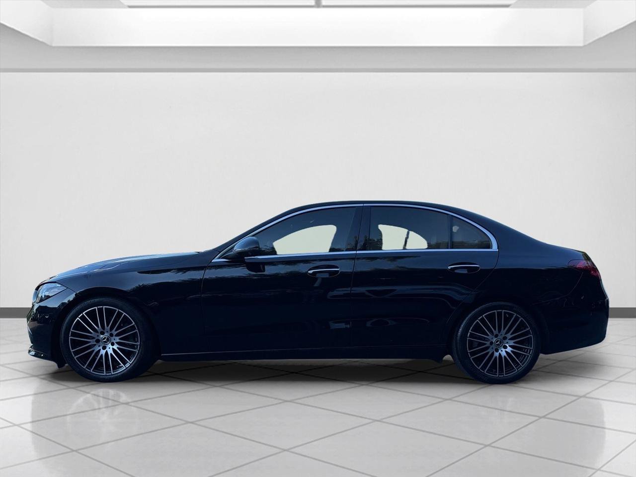 Used 2022 Mercedes-Benz C 300 4MATIC Sedan image 2