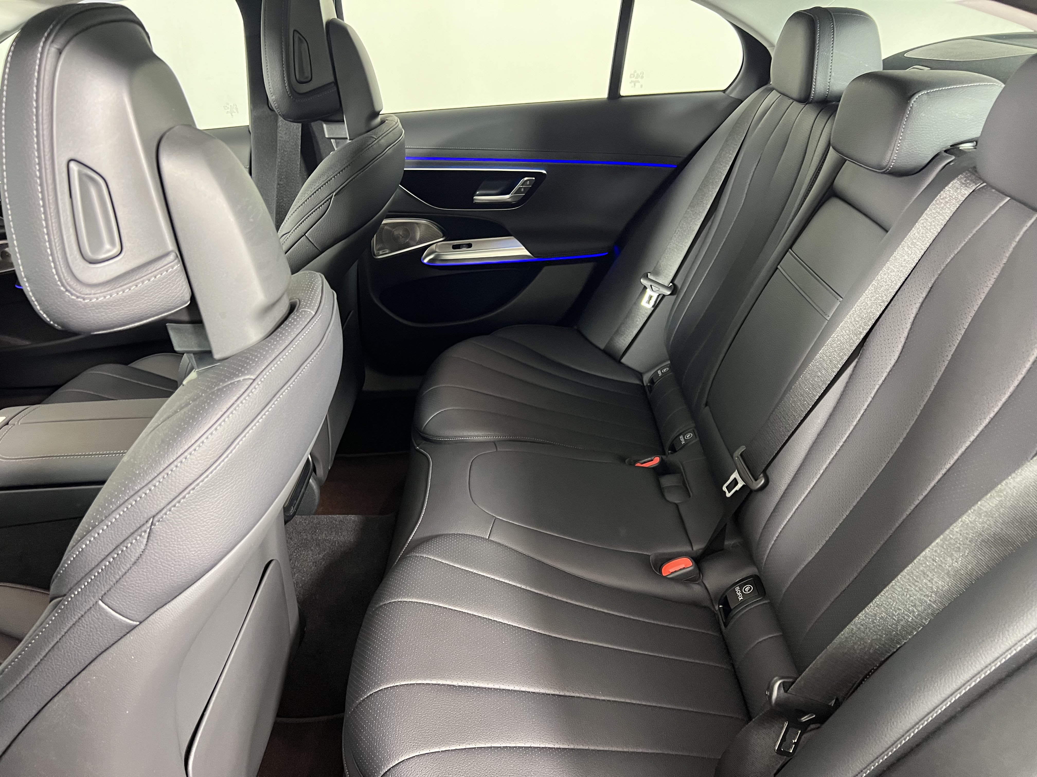 Used 2025 Mercedes-Benz E 350 4MATIC Sedan image 20
