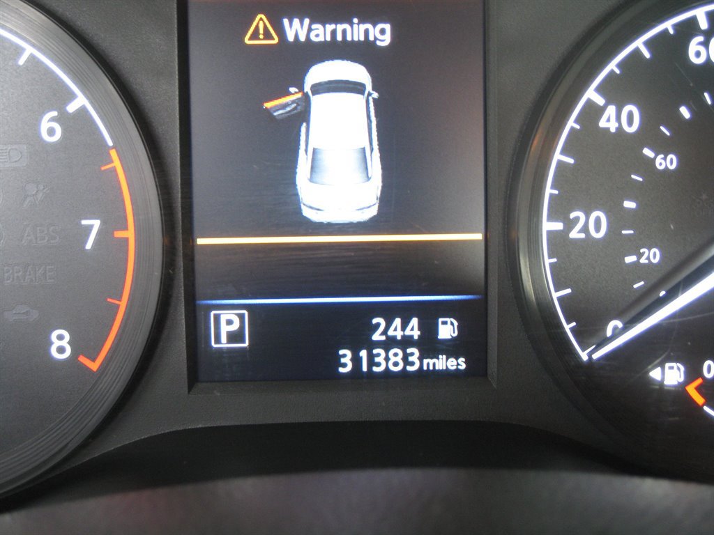 Used 2025 Nissan Altima 2.5 S FWD image 10
