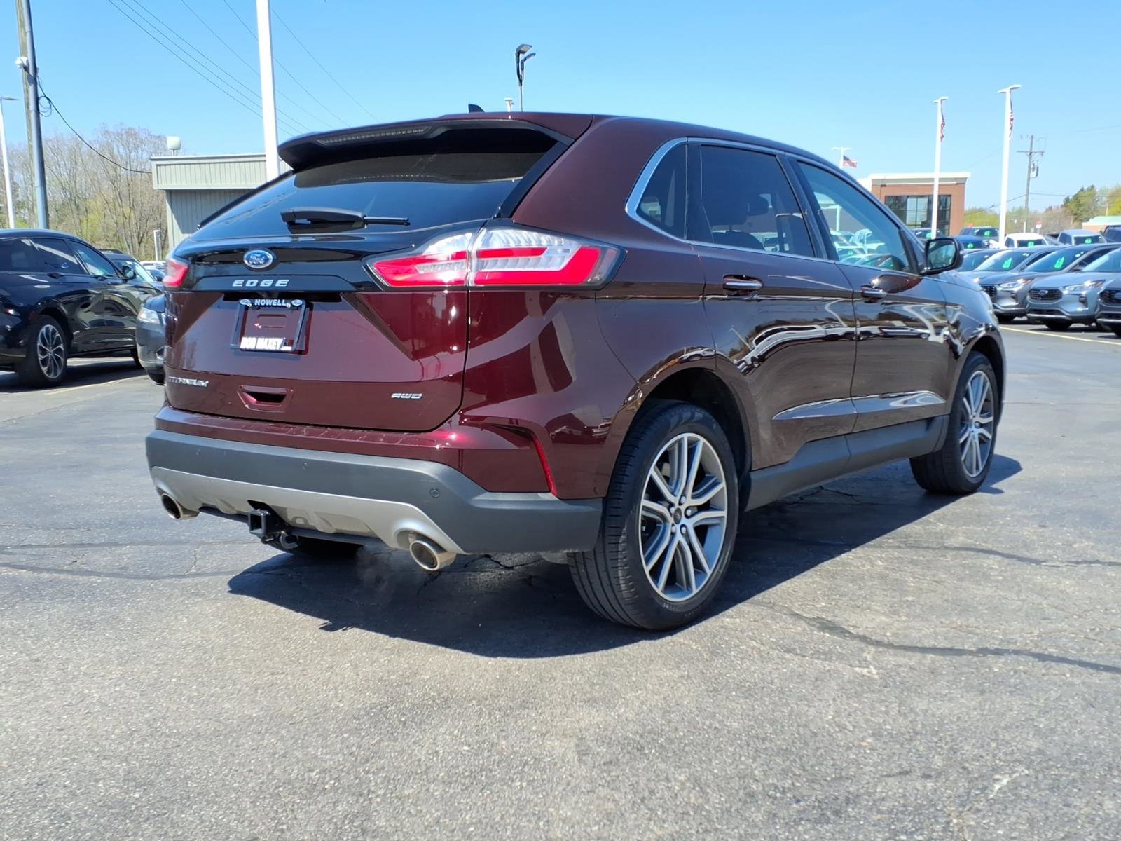 Used 2023 Ford Edge Titanium w/ Class II Trailer Tow Package AWD/4WD image 11