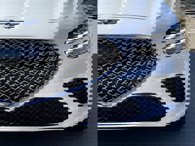 Used 2025 Genesis G70 2.5T image 7