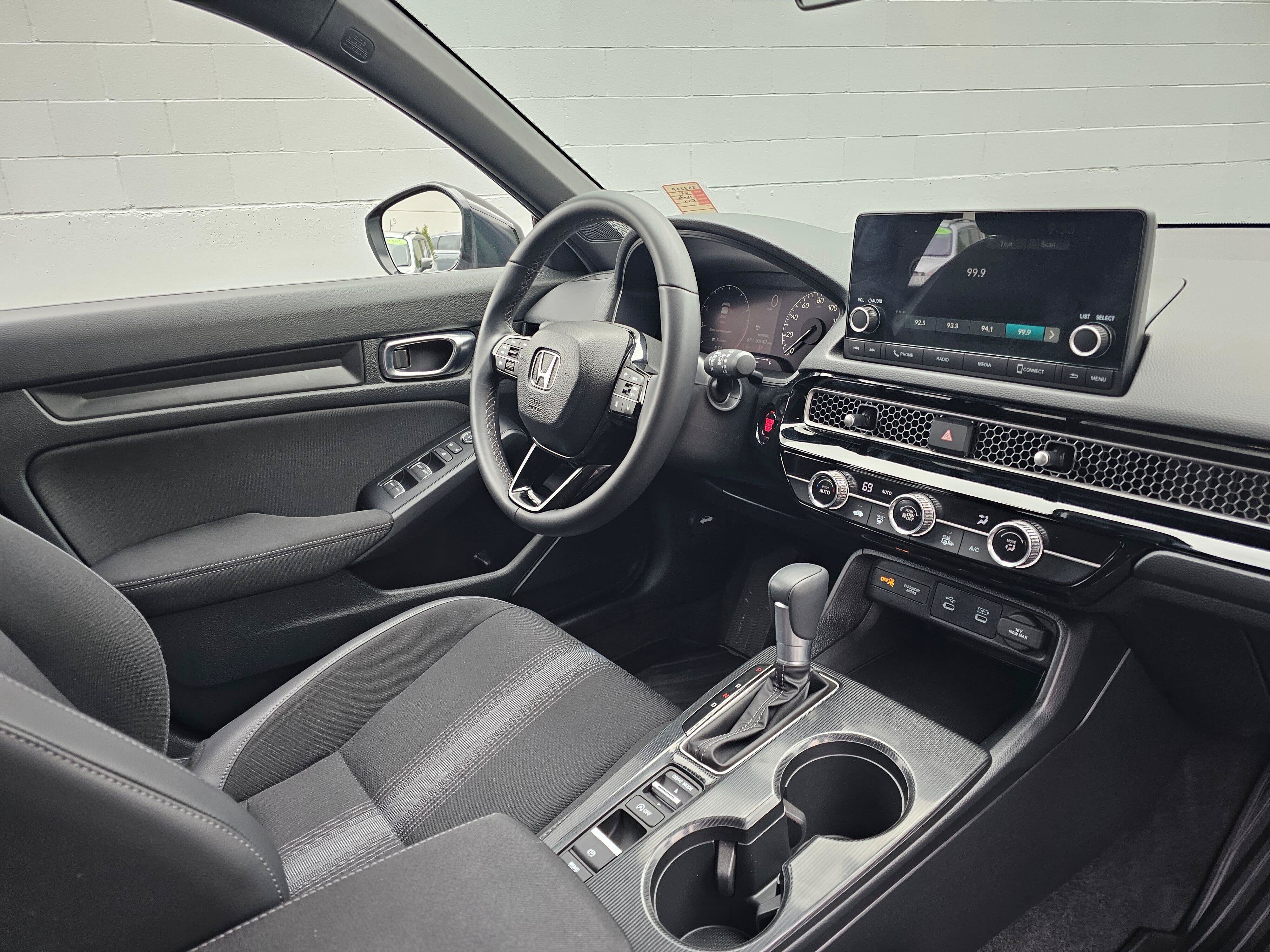Used 2025 Honda Civic Sport image 10