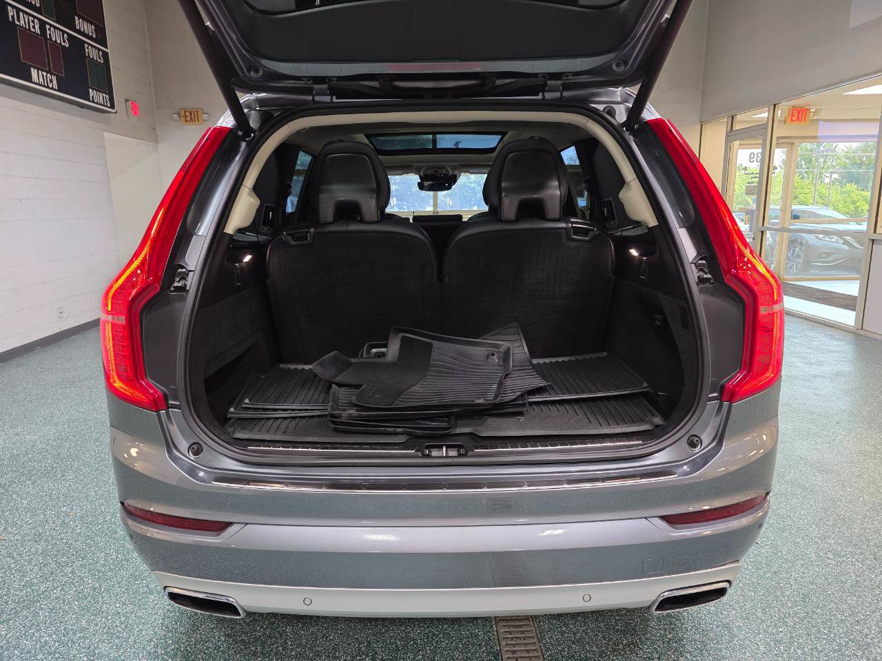 Used 2018 Volvo XC90 T6 Momentum w/ Convenience Package AWD/4WD image 21