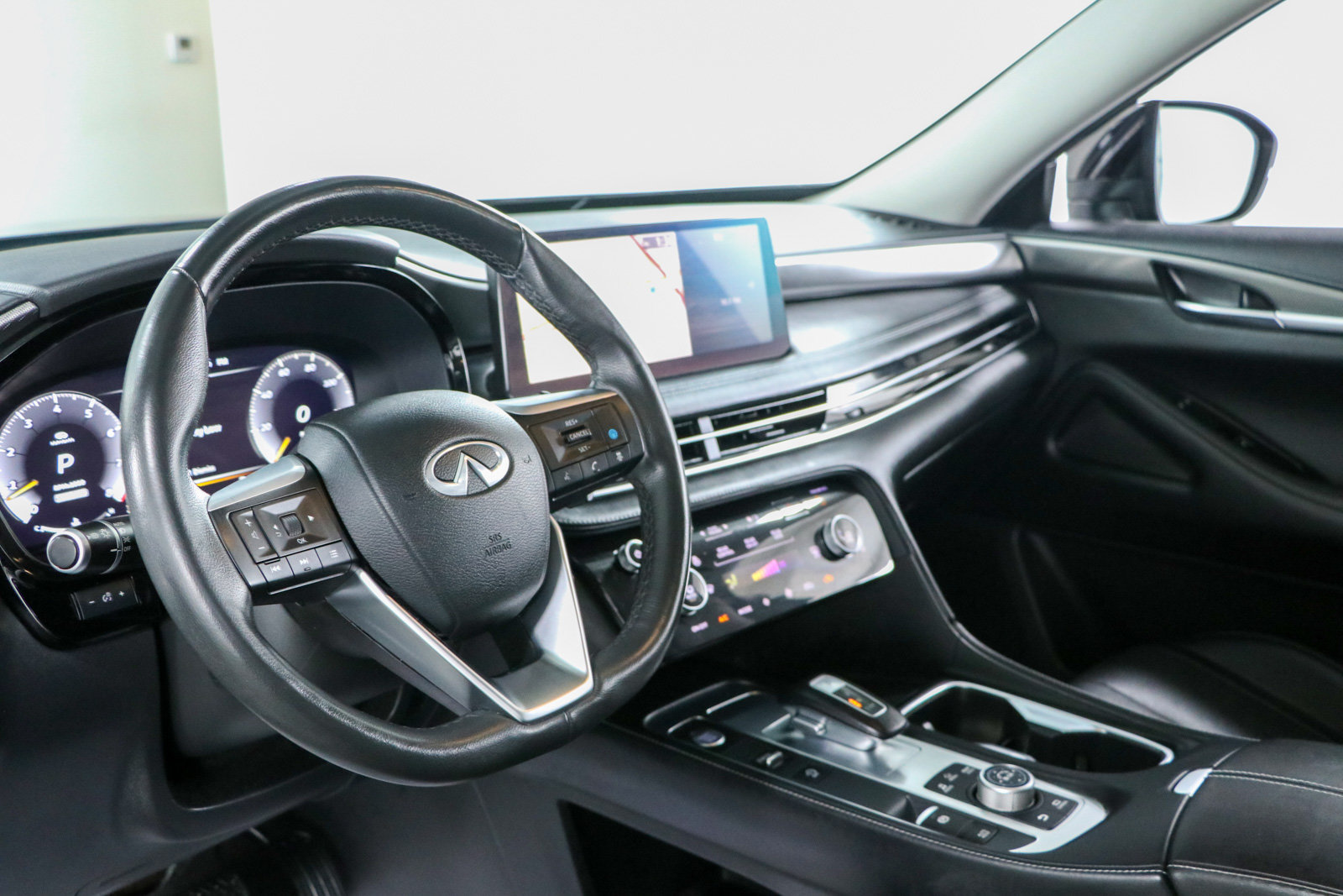 Used 2023 INFINITI QX60 Luxe w/ Cargo Package FWD image 23