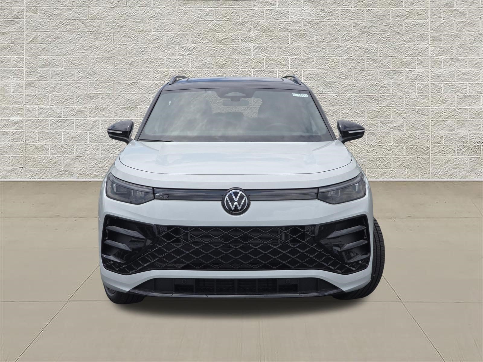 New 2026 Volkswagen Tiguan SE R-Line AWD/4WD image 2
