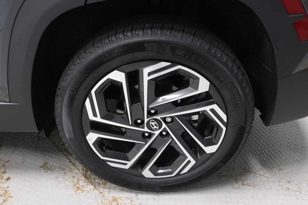 Certified 2025 Hyundai Tucson Limited AWD/4WD image 23