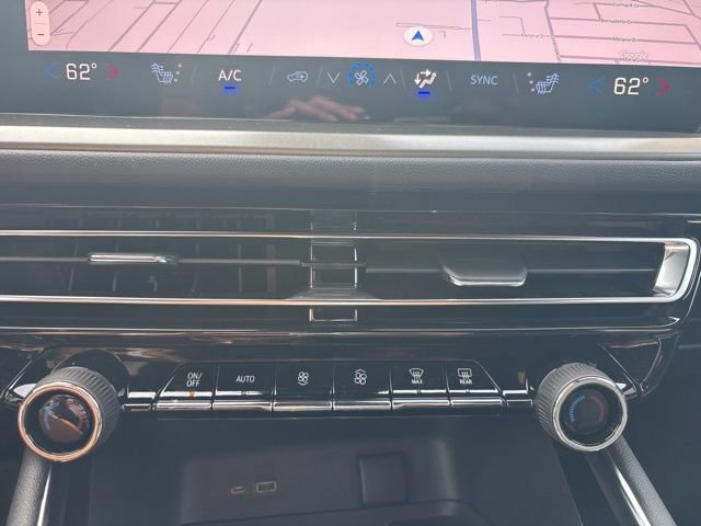 New 2026 Chevrolet Traverse LT w/ Driver Confidence Package image 36