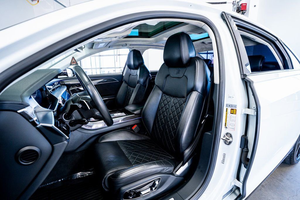 Used 2020 Audi S8 L w/ S8 Executive Package image 37