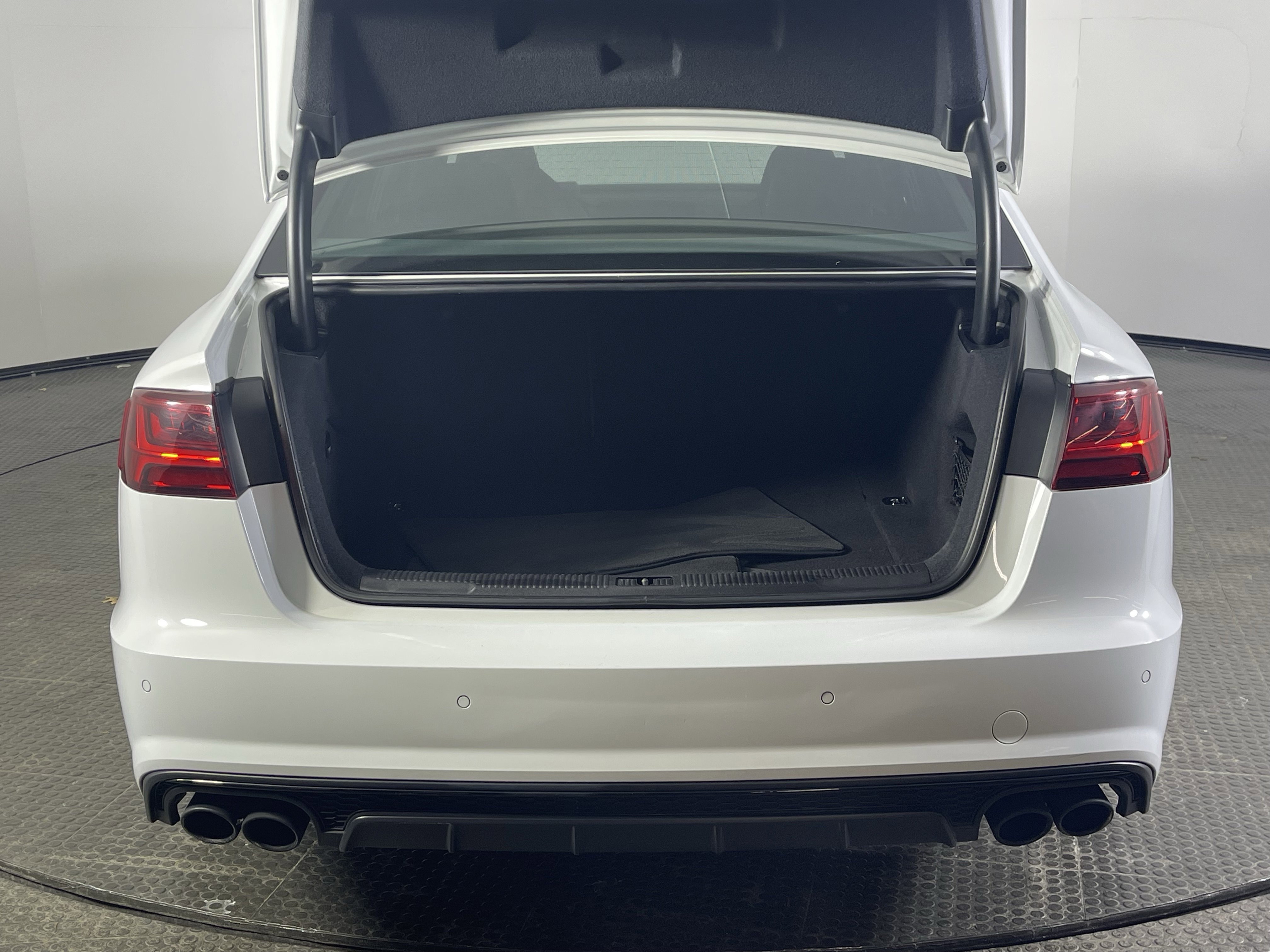 Used 2017 Audi S6 Prestige w/ S6 Sport Package image 8