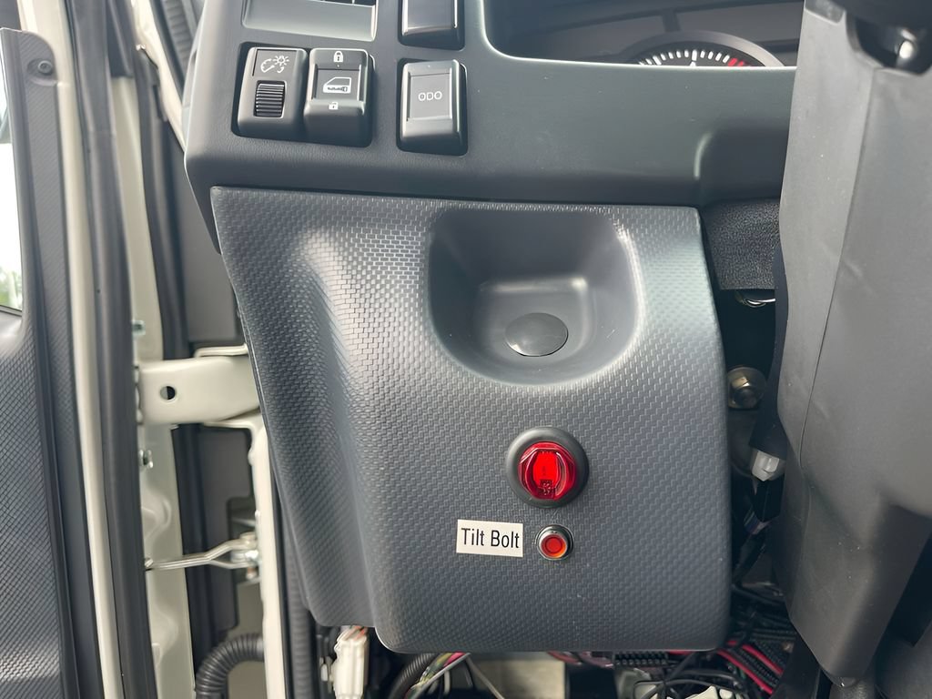 Used 2024 Chevrolet Low Cab Forward RWD image 17