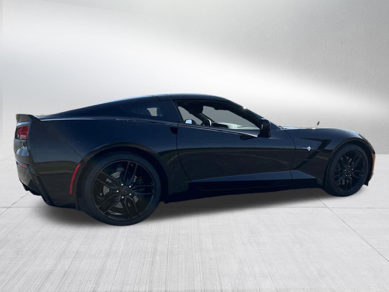 Used 2019 Chevrolet Corvette Stingray Coupe w/ Z51 1LT RWD image 11